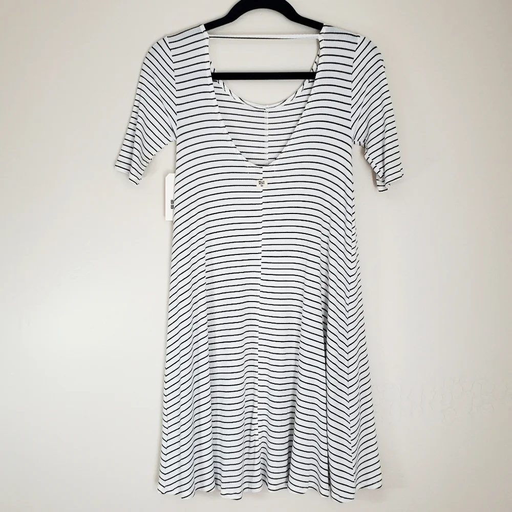NWT Billabong Nothing To Hide T-shirt Dress Small Navy White - Picture 3 of 5